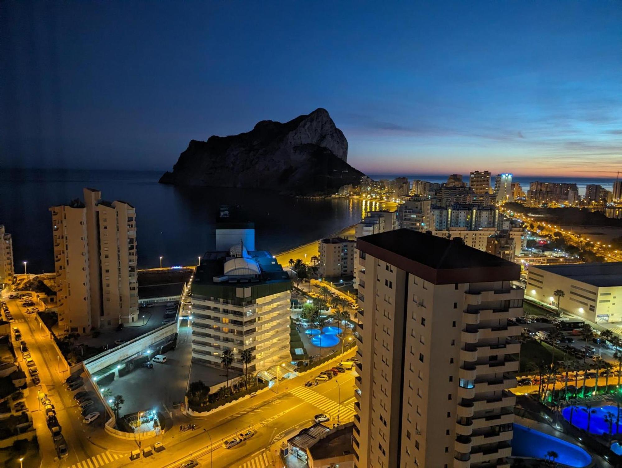 100 M From Fossa Beach In Calpe Kültér fotó
