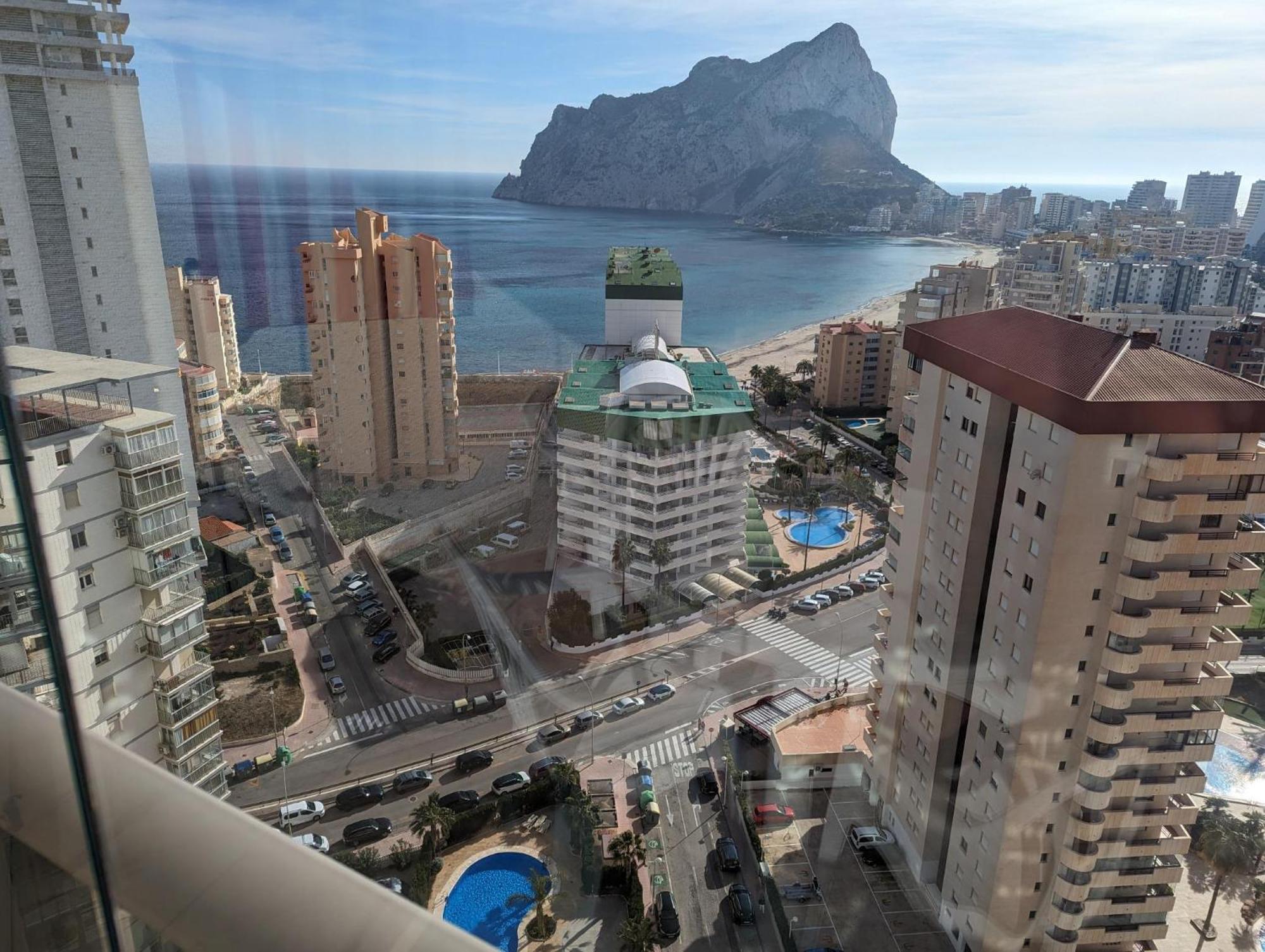 100 M From Fossa Beach In Calpe Kültér fotó